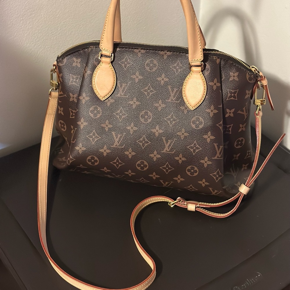 Louis Vuitton Rivoli - Picture 4 of 12